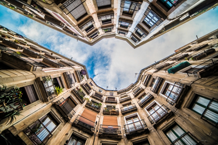 barcelona look up